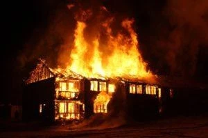 К чему снится пожар в чужом доме