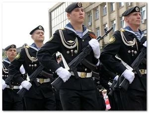 Сонник солдаты в парадной форме