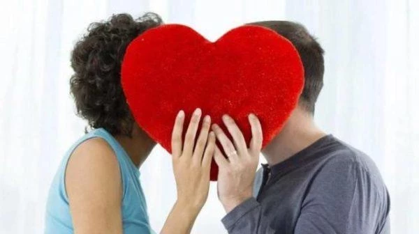 К чему снится поцелуй с мужчиной в губы