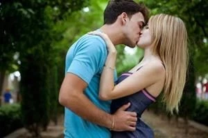 Сонник целоваться с девушкой